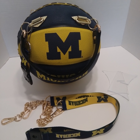 LIMITED EDITION HANDMADE "MICHIGAN" Basketball Purse - Picture 9 of 16